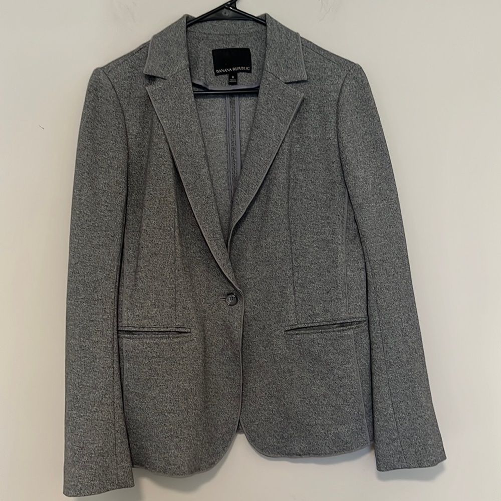 Banana Republic - Unstructured Blazer - Size 6 - Like New
